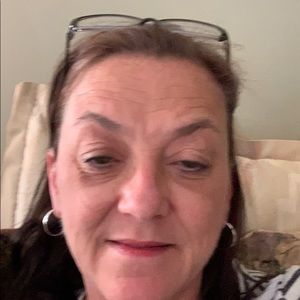 Meet your Posher, Claudia